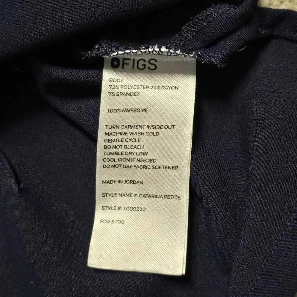 FIGS Catarina One-Pocket Scrub Top & Kade - Cargo Scrub Pants Navy Sz Medium